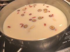 -尚尚仙·酸汤猪手·猪肚鸡火锅(华联万柳购物中心店)