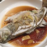 虾黄不是很OK。环境很好，每张桌子都配有一次性手套
