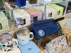-抱抱地球咖啡馆(国家海洋博物馆店)