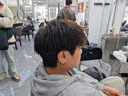 -藤野造型烫染·漂发