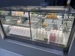面包甜点陈列柜-喜茶(上海北外滩来福士店)