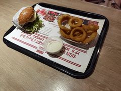 -The Habit Burger Grill 哈比特汉堡(复兴soho店)
