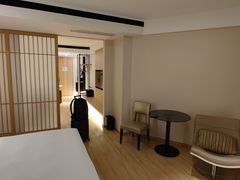 -上海浦东中心万枫酒店