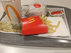 -麦当劳(世界城广场店)