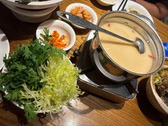 -爱碗亭·鲜炒湖南菜(壹城中心店)