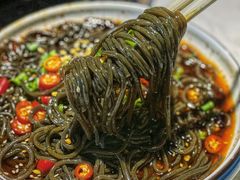酸辣蕨根粉-蛙蛙叫干锅年代(簋街总店)