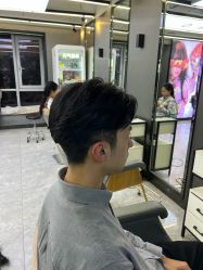 -藤野造型烫发染发