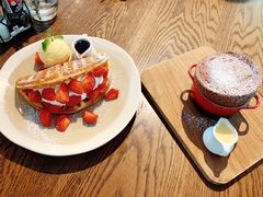 -ROAST coffee & eatery