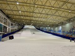 -乔波室内滑雪场