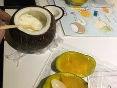 -志龙皇冠吃货椰子铺