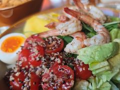 鲜虾香芒牛油果沙拉-COMMUNE幻师(五角场店)