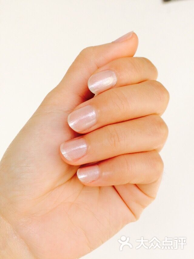 珍珠白指甲油