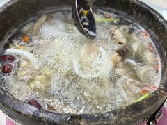 汤特别鲜甜-墨脱石锅椰子鸡•海鲜糟粕醋(榆亚路店)