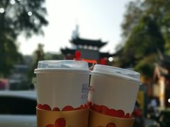 四季春·白桃奶茶-鸡鸣赐茶(鸡鸣寺路店)