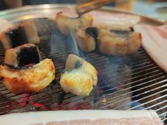 -围炉肉舍•炭烤活鳗•丹东海鲜烤肉(步行街店)