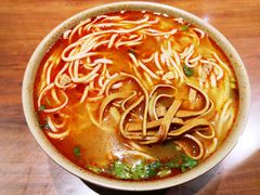 -亮亮面馆(经六路店)