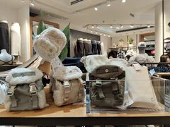 -lululemon(上海浦东IFC店)