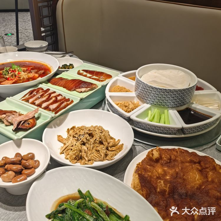 夏天就应该在这里,逛吃逛吃一天才对❗