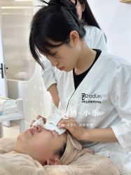 点击看大图 -小乐化妆美甲半永久培训学校