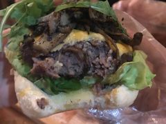 黑松露牛肉汉堡-COMMUNE幻师(上邦百汇城店)