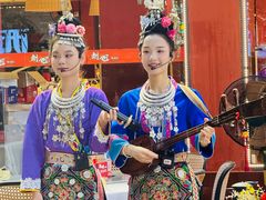 -刘姐啤酒鱼民族演艺餐厅(西街总店)