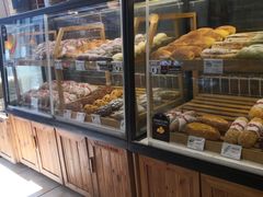 面包甜点陈列柜-BROAD面包路·欧式面包(龙湖时代C馆店)