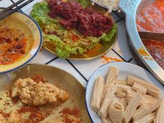 -两个庆火锅公司(昌平府学路店)