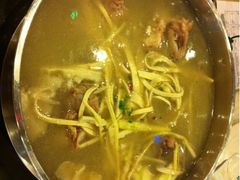 -东东骨头王火锅城(宝山店)
