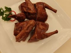 玻璃脆皮乳鸽-利苑酒家(宜安广场店)