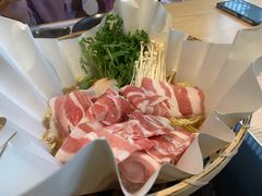 -枝魯枝魯自助料理