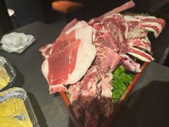 -铭牛烧肉·和牛海鲜自助(高新月牙湖店)
