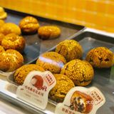 甜甜的女孩要甜甜的甜品，治愈系的西树泡芙太可了！[调皮]