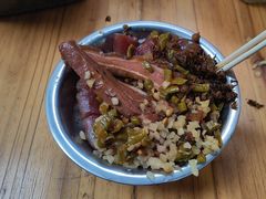 -梁阿婆廿年老牌扣肉糯米饭