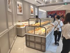 面包甜点陈列柜-面包新语(龙湖·西宸天街店)