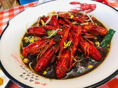 酱焖水果酵素小龙虾-小鳌陪你小排档·四季小龙虾·田鸡·宵夜(中央第五街店)