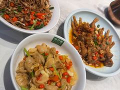 -绿草地·湘菜(酃湖师院店)