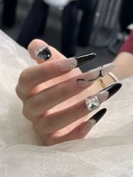 -芊屿芊浔美甲