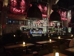 -FOUR PLAY BAR