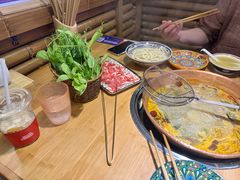 -洱火云南酸菜牛肉火锅(石景山当代商城店)