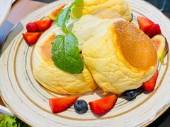 莓果奶油芝士舒芙蕾松饼-UPPER KITCHEN(延安路店)