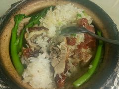 经典腊味煲仔饭-阿政粤小馆(中央大街店)