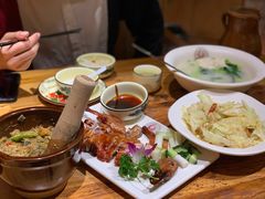 -老滇山寨•云南特色菜•地方菜•民族风情歌舞表演(金碧店)