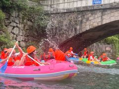 -安吉龙王山峡谷漂流