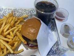 -TRIPS BURGER(大钟寺店)