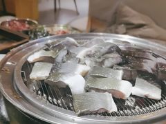 -围炉肉舍•炭烤活鳗•丹东海鲜烤肉(步行街店)