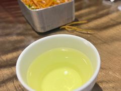 -东口码头·烧鸽子·鱼头泡饼·地方菜(金鹰悦城店)