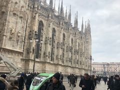 -文艺复兴百货(米兰大教堂广场店)