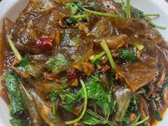 香菜肉丝粉皮-八张桌子(老店)