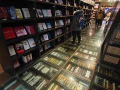 -钟书阁(松江泰晤士小镇店)