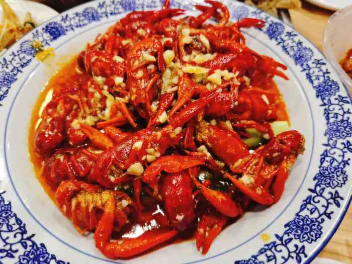 黑灯虾火-"一层不大就4,5张桌,服务员很热情.虾."-大众点评移动版